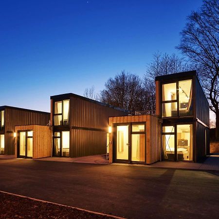 Modern Ausgebauter Ueberseecontainer Als Tiny House Вертгейм Экстерьер фото