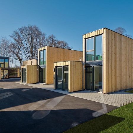 Modern Ausgebauter Ueberseecontainer Als Tiny House Вертгейм Экстерьер фото