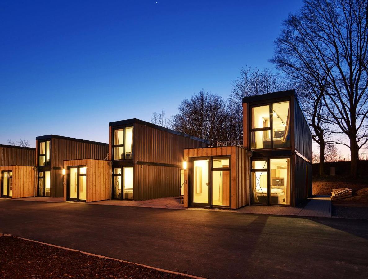 Modern Ausgebauter Ueberseecontainer Als Tiny House Вертгейм Экстерьер фото