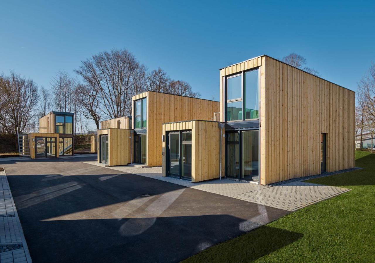Modern Ausgebauter Ueberseecontainer Als Tiny House Вертгейм Экстерьер фото